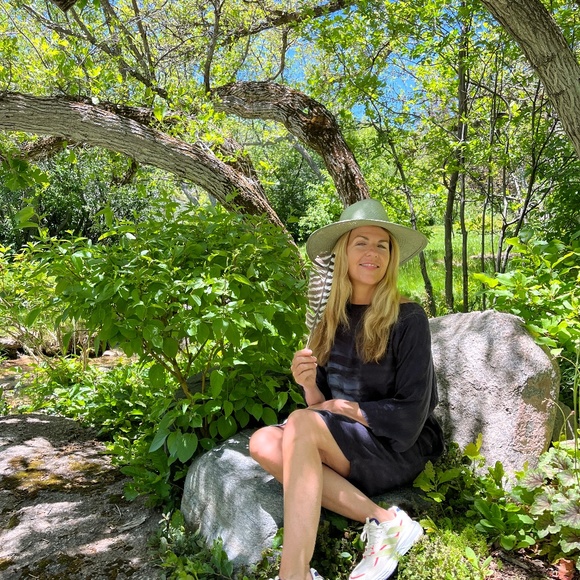 Meet your Posher, Kelley - Picture 1 of 1